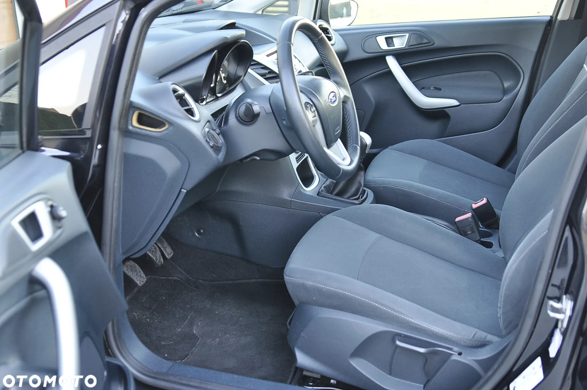 Ford Fiesta 1.25 Ambiente - 21