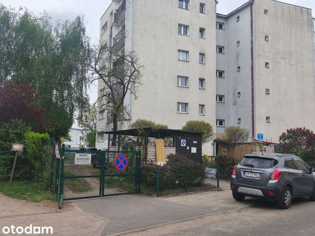 2 pokoje Błonie + miejsce postojowe na ogrodzonym terenie