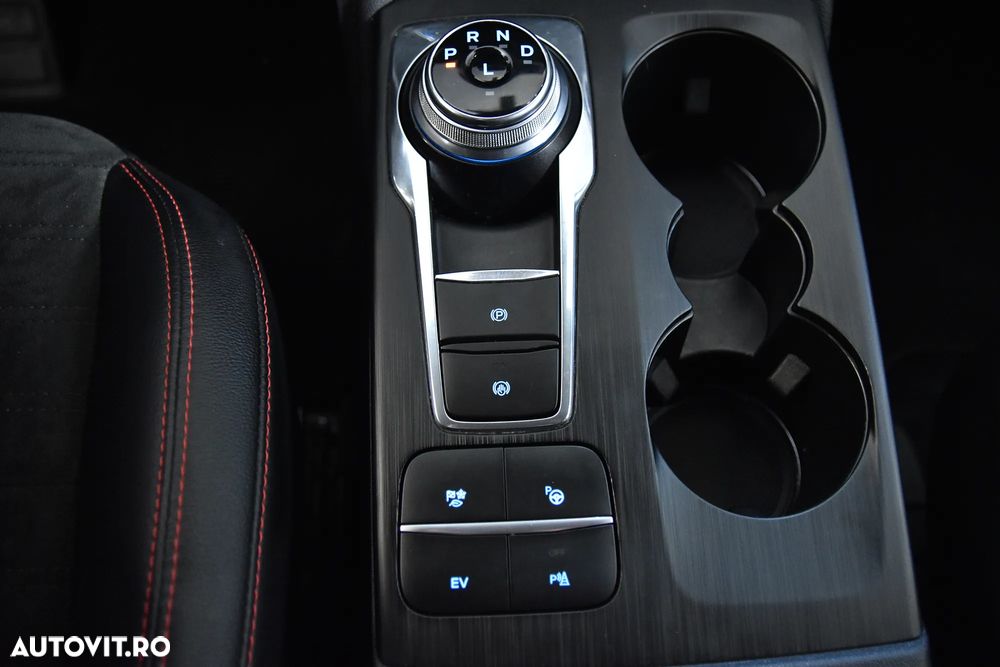 Ford Kuga 2.5 Duratec PHEV ST-LINE - 18