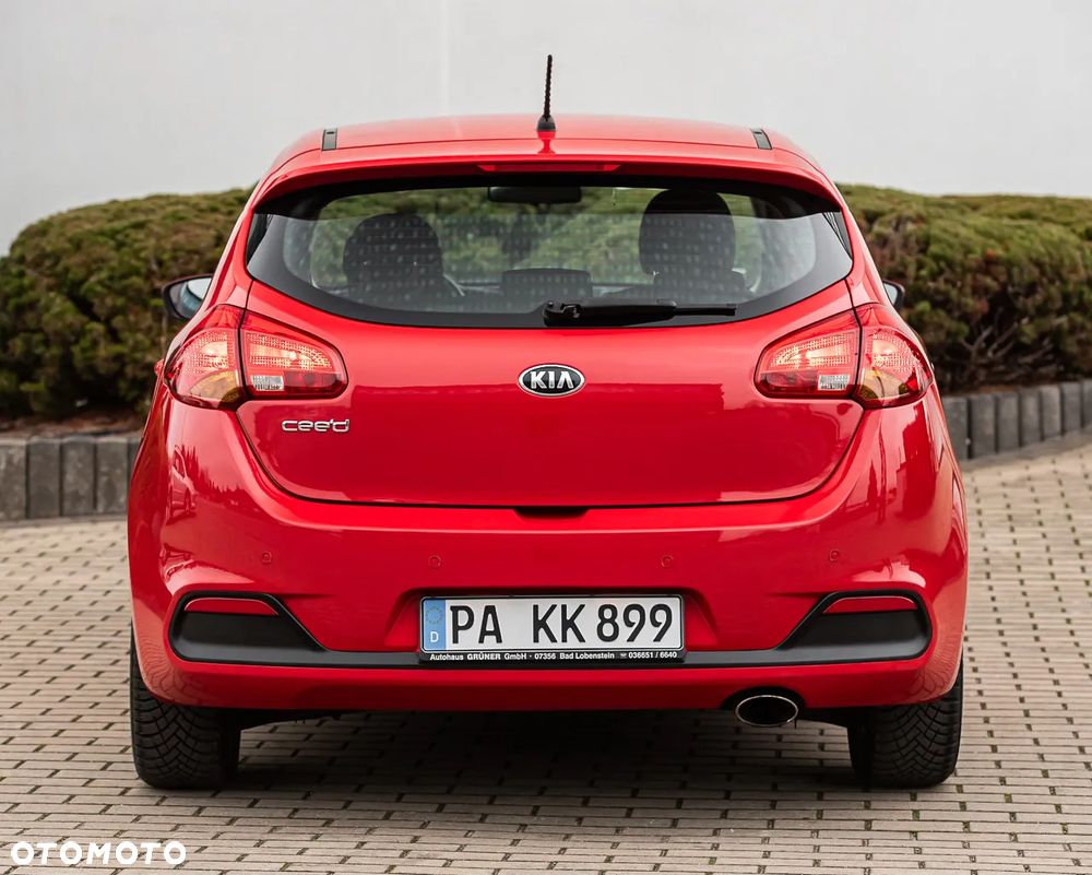 Kia Ceed - 11