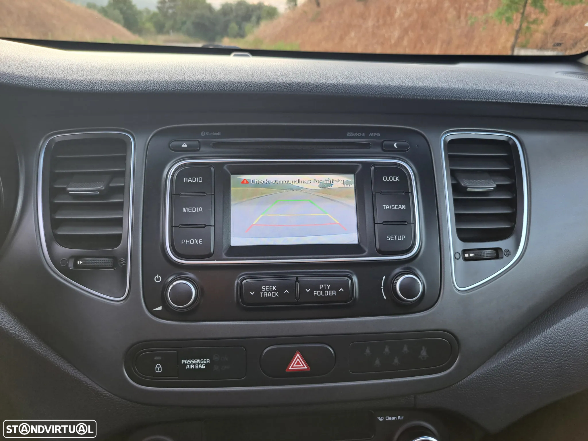 Kia Carens 1.7 CRDi ISG TX - 23