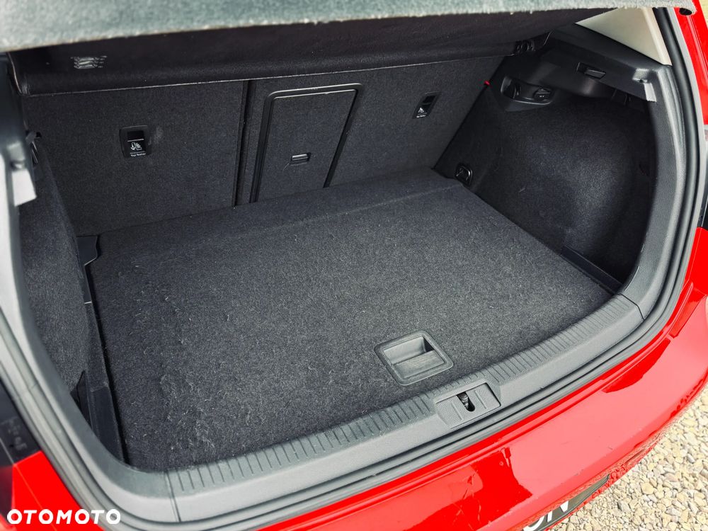 Volkswagen Golf - 16