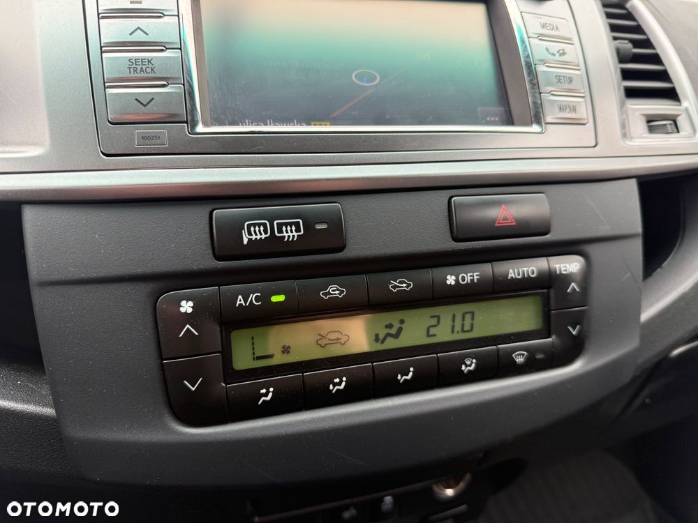 Toyota Hilux - 24