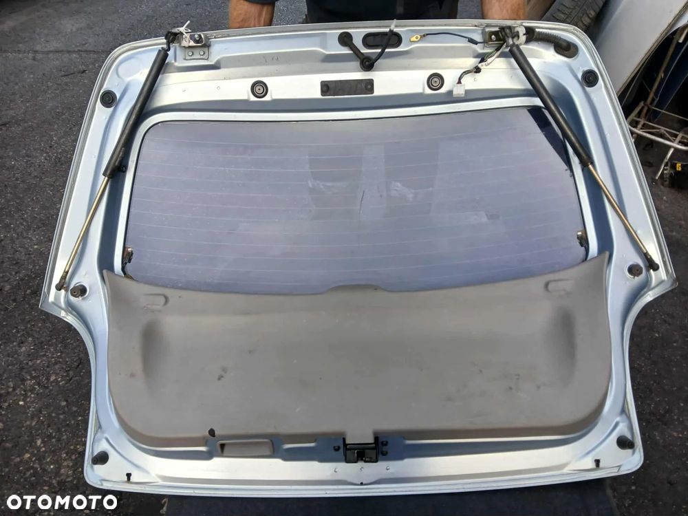 Mazda 323 F Klapa bagażnika - 5