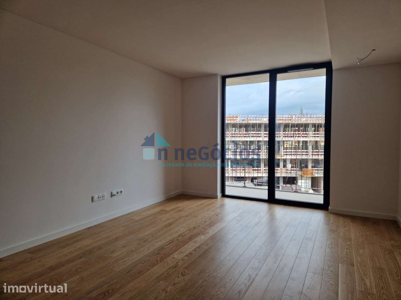 T1 com terraço-último andar -disponível em Setembro - Grande imagem: 2/4