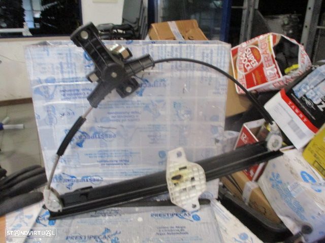 Elevador Manual Elevm938 CHEVROLET SPARK 2010 1.0 68CV 5P PRETO TE - 2