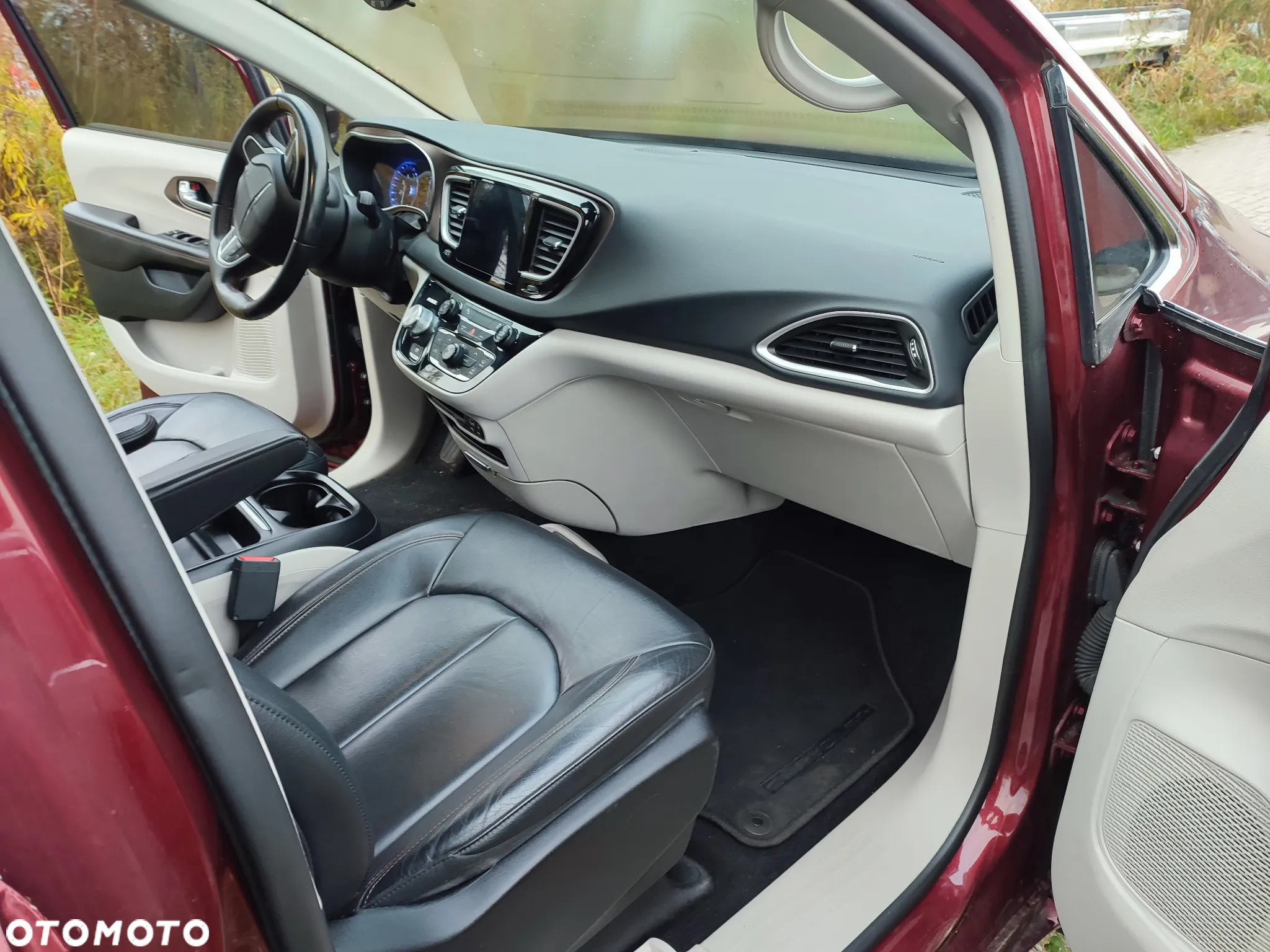 Chrysler Pacifica - 25