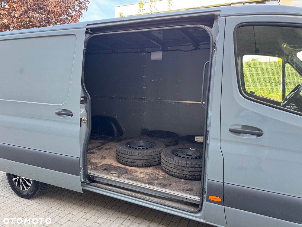 Mercedes-Benz Sprinter - 20