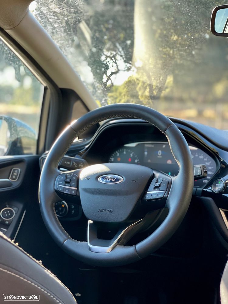 Ford Fiesta 1.0 EcoBoost S&S TITANIUM X - 19