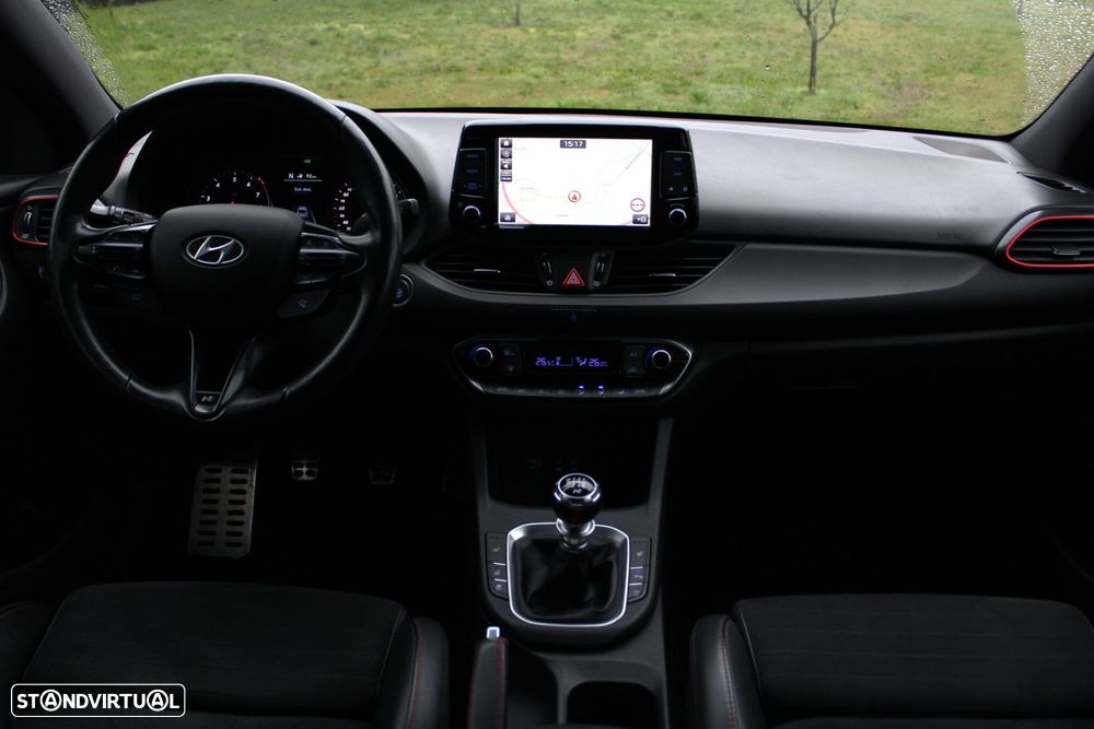 Hyundai i30 N 2.0 T-GDi Performance Pack - 2