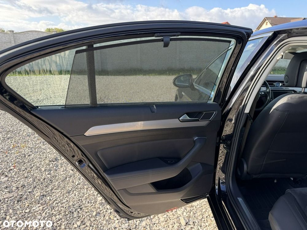 Volkswagen Passat - 9
