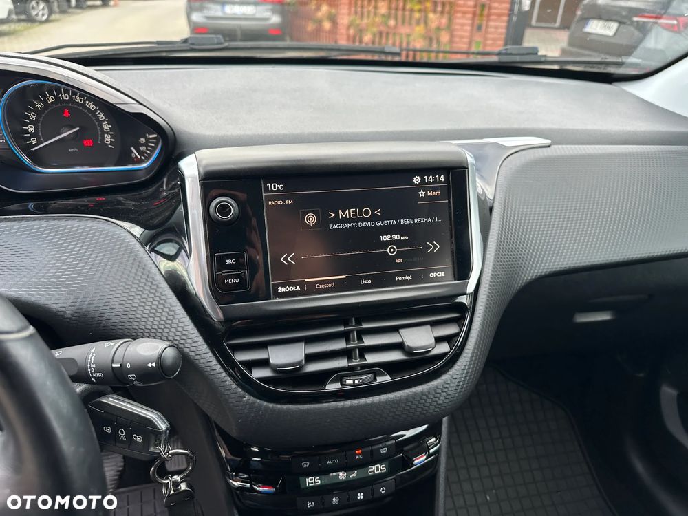 Peugeot 2008 - 12