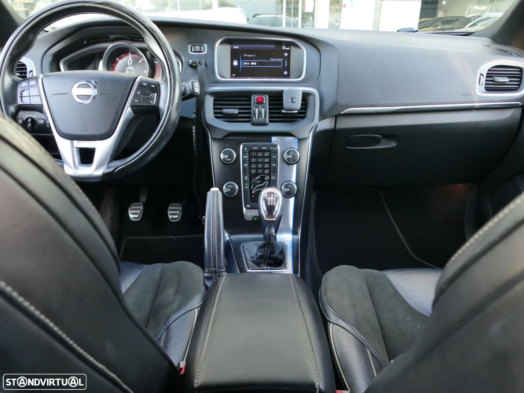 Volvo V40 2.0 D2 R-Design Momentum - 35