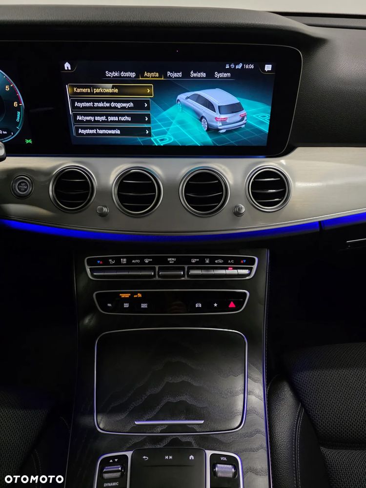 Mercedes-Benz Klasa E 300 de 4-Matic Exclusive - 16