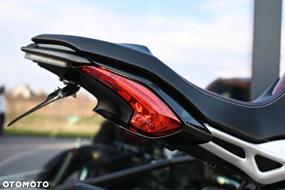 MV AGUSTA Brutale - 35