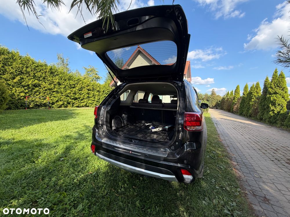 Mitsubishi Outlander Intense + - 7