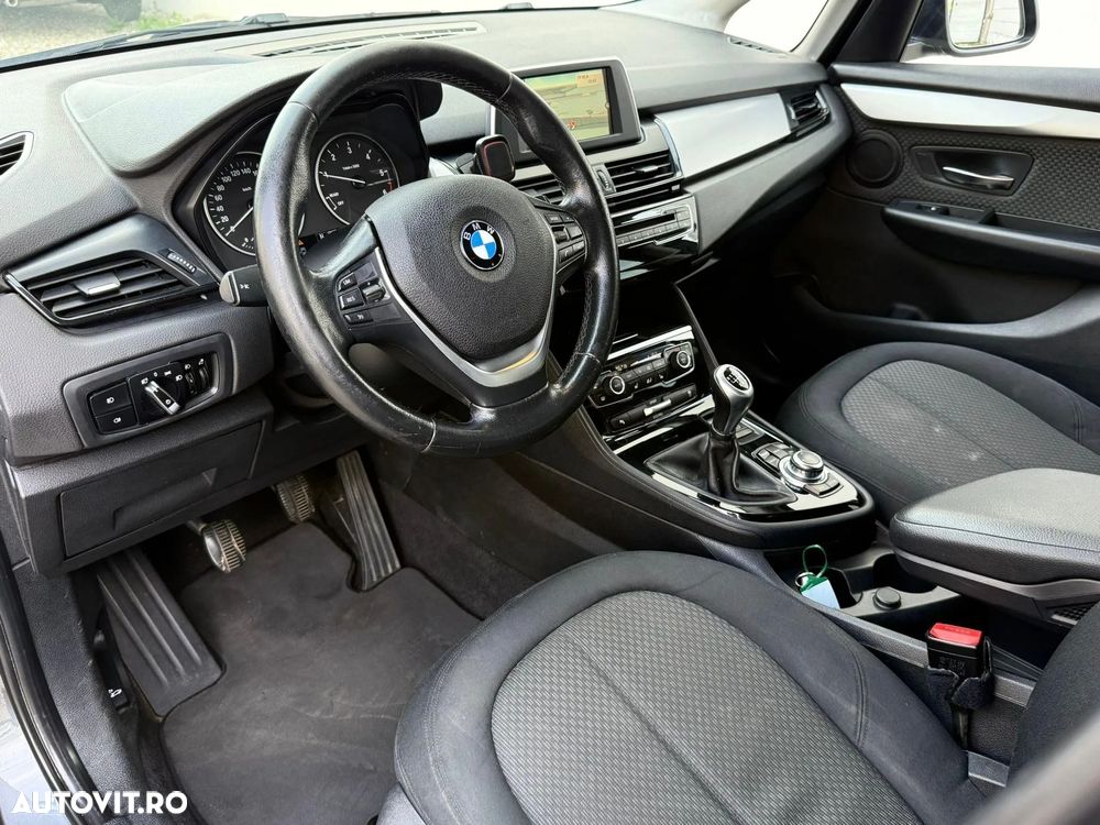 BMW Seria 2 216d - 5
