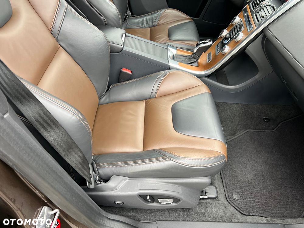 Volvo XC 60 D4 AWD Summum - 19