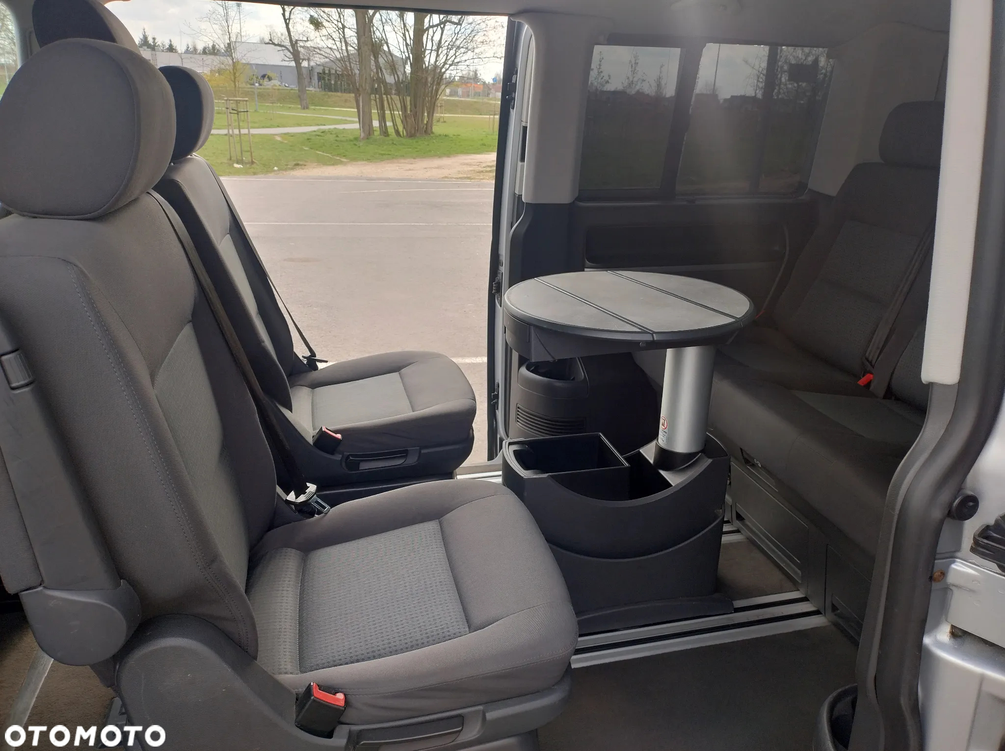 Volkswagen Multivan - 14