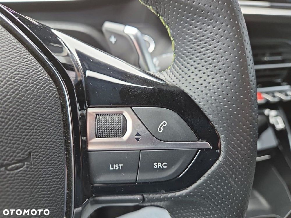 Peugeot 2008 1.2 PureTech GT S&S EAT8 - 17