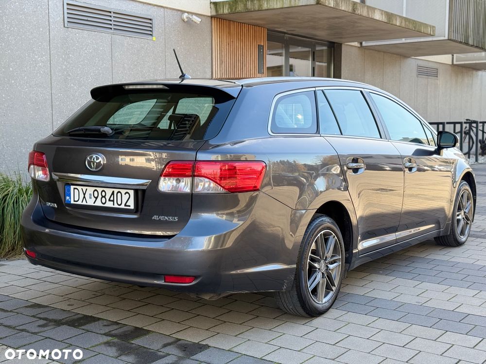 Toyota Avensis - 20