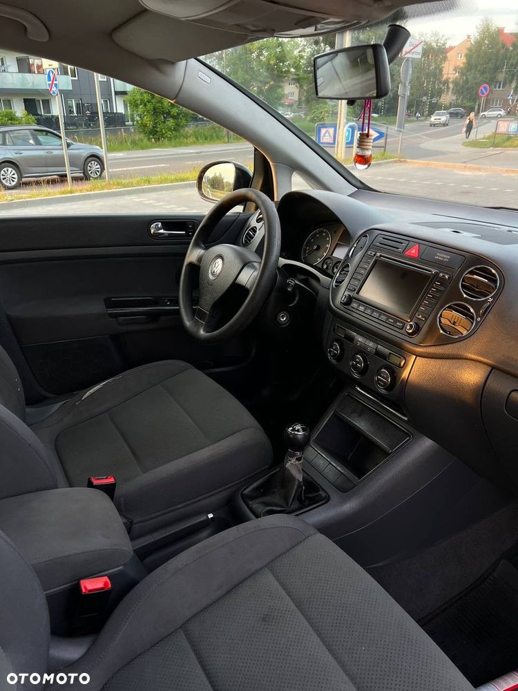 Volkswagen Golf - 22