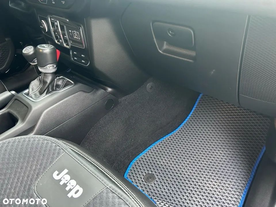 Jeep Wrangler Unlimited GME 2.0 Turbo Sahara - 14