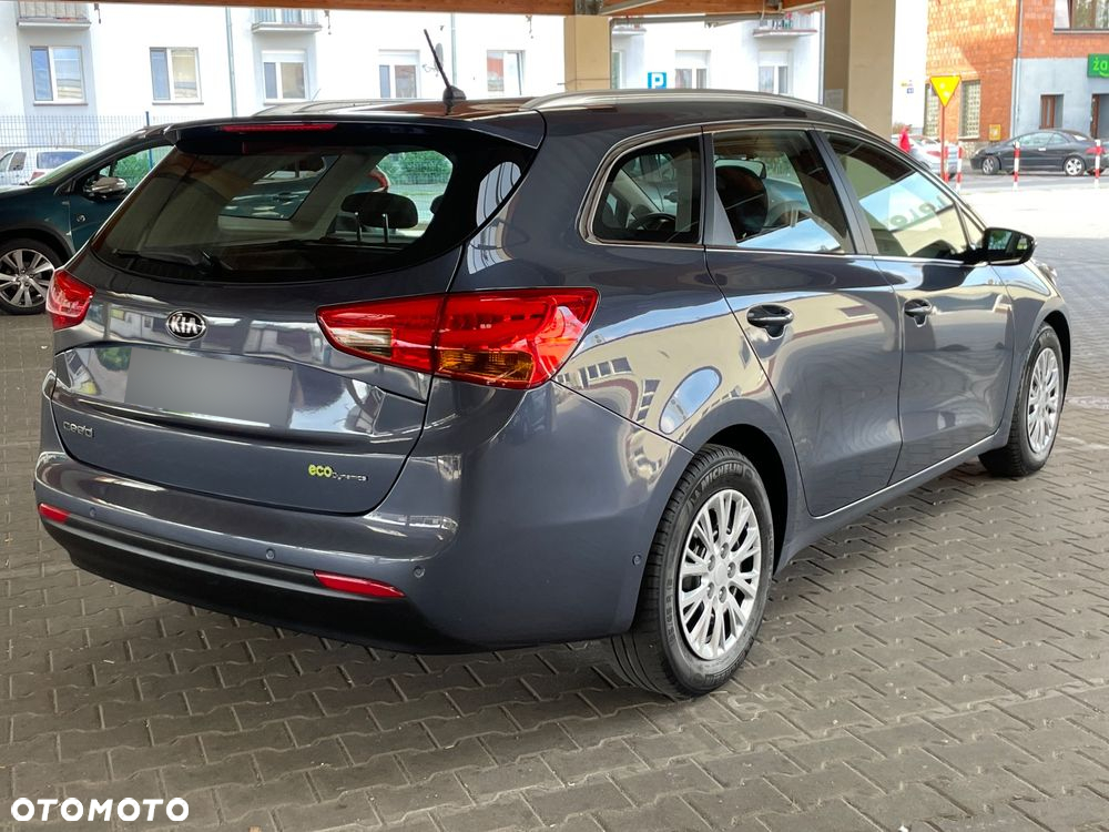 Kia Ceed - 4