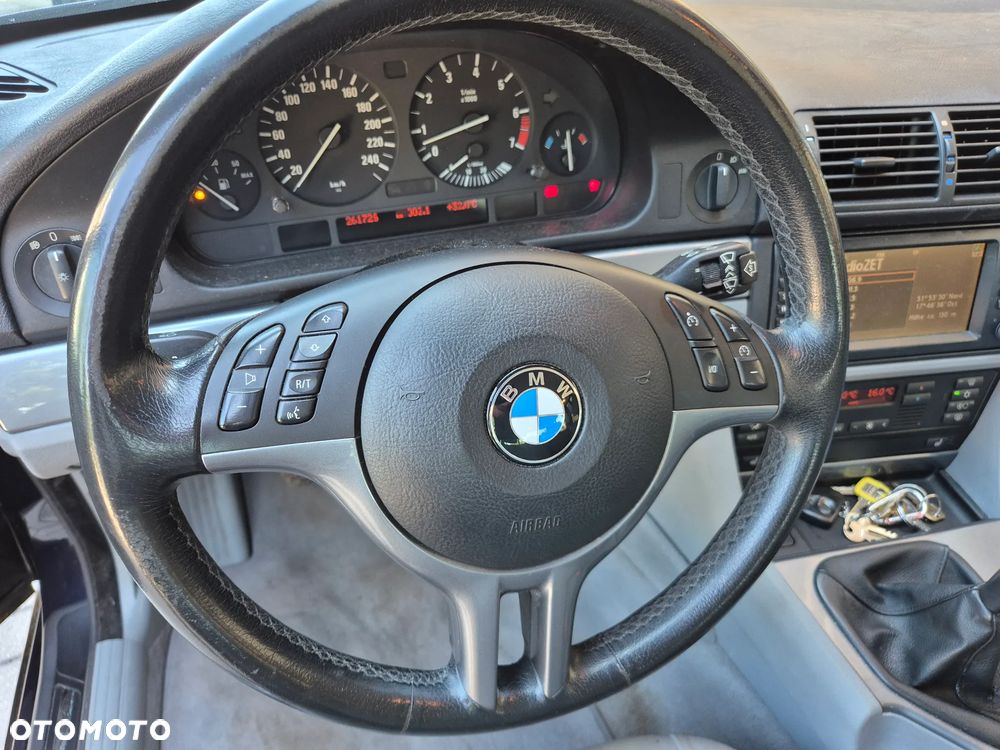 BMW Seria 5 520i - 11