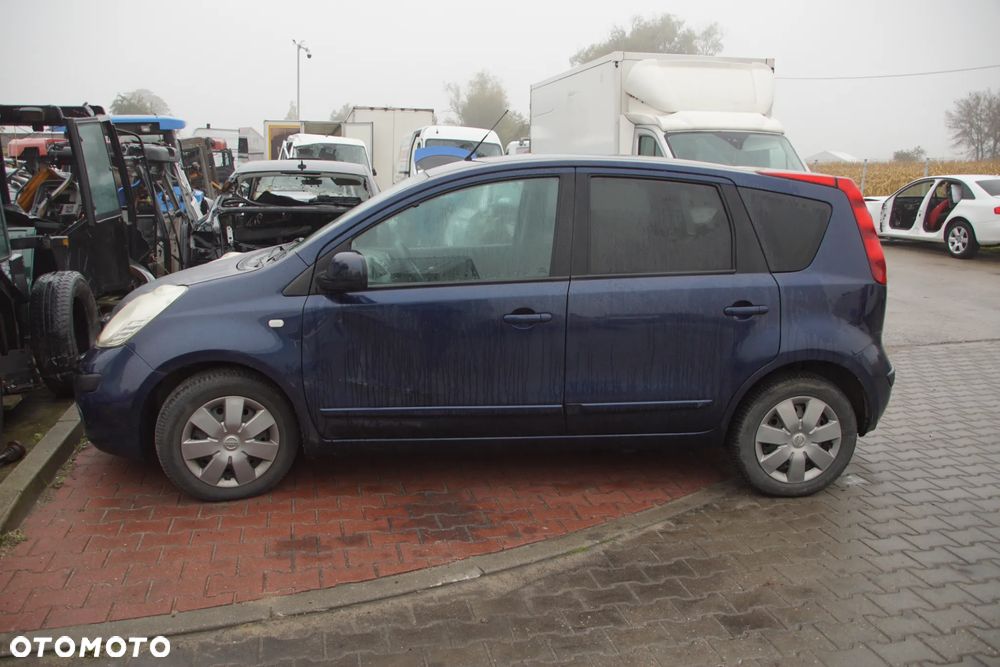 Auto na części - Nissan Note I E11 1.4 16V 88 KM CR14DE JH3103 BW9 2006R Silnik Skrzynia Drzwi Maska Klapa Zderzak Błotnik Szyba Lusterko Lampa Deska Kokpit Sterownik Moduł Czujnik Licznik Kierownica Panel - 2