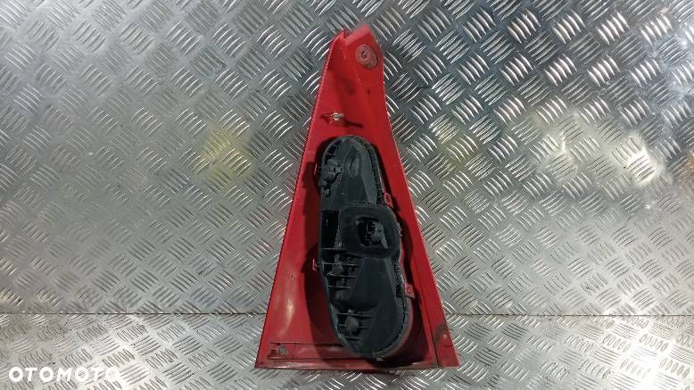 LAMPA PRAWA TYLNA PEUGEOT 107 - 2