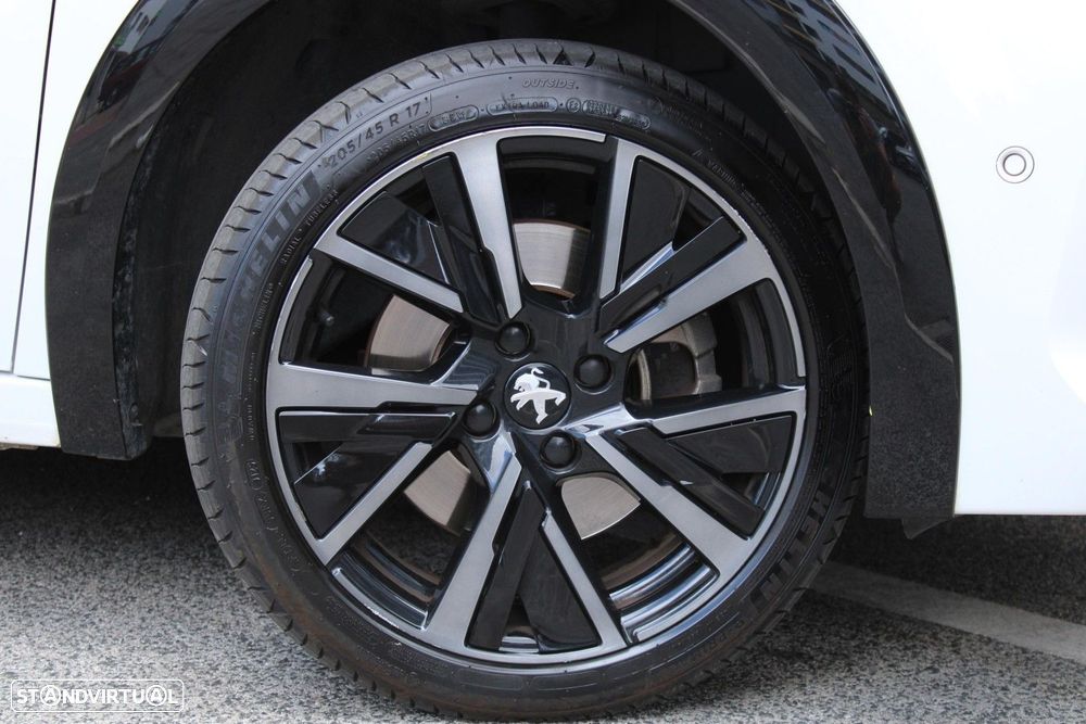 Peugeot e-208 GT+ - 20