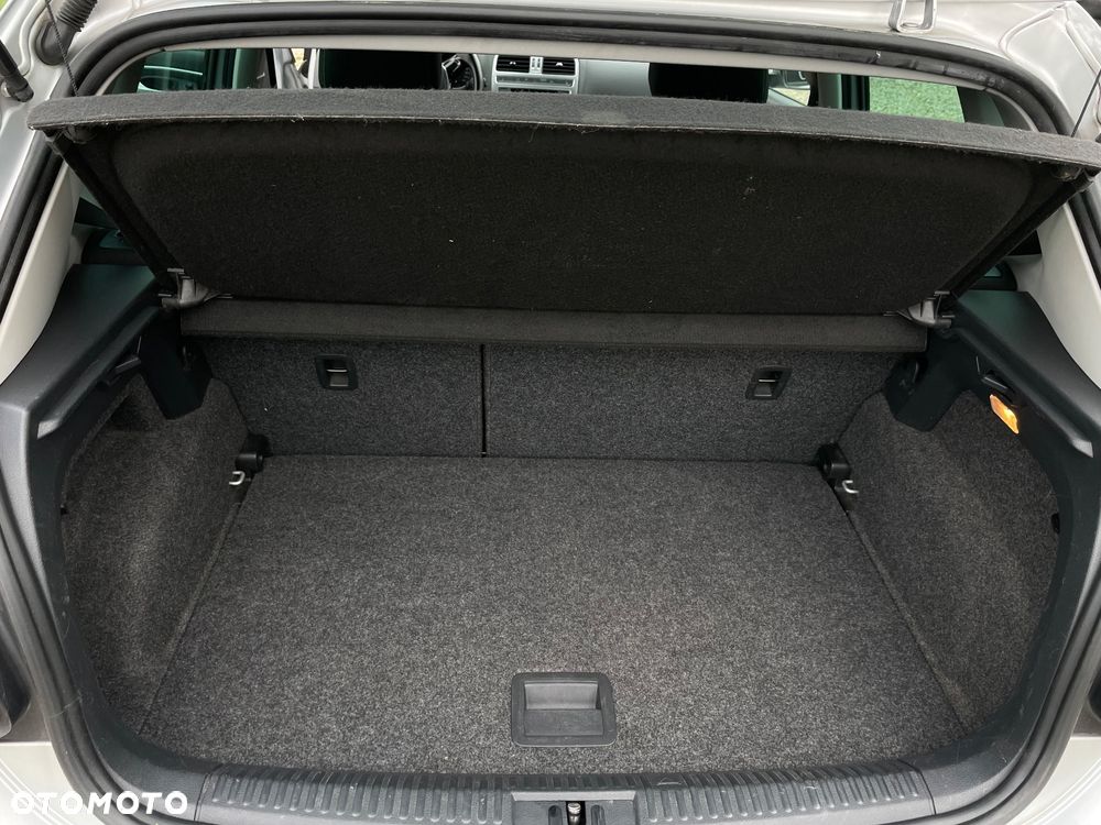 Volkswagen Polo 1.4 TDI Blue Motion Technology Lounge - 20