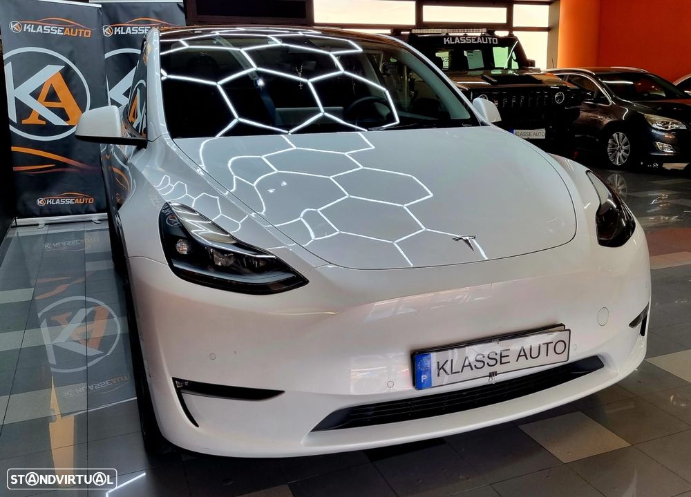 Tesla Model Y - 4