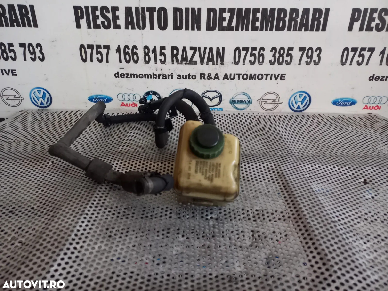 Bidonas Vas Ulei Servo Servodirectie Audi Q7 3.0 Tdi Dezmembrez Audi Q7 3.0 Tdi Motor BUG Automat - - 3
