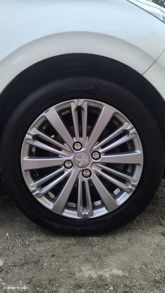 Peugeot 208 1.2 PureTech Style - 9