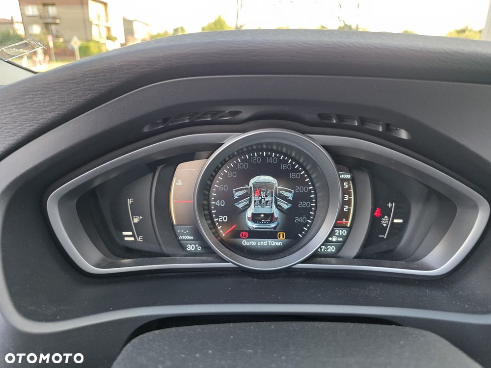 Volvo V40 D2 - 20