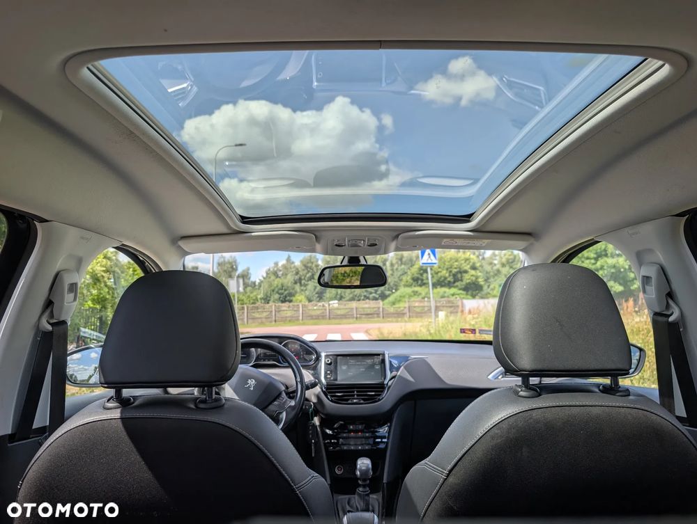 Peugeot 2008 1.2 Pure Tech Allure S&S - 7
