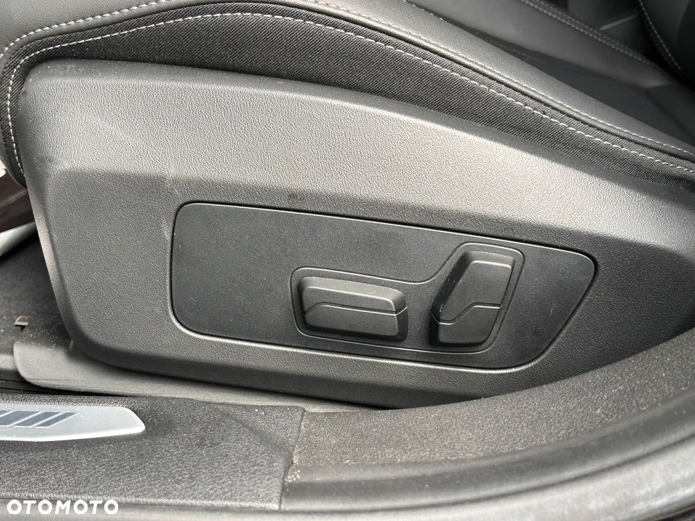BMW Seria 2 220d mHEV - 19