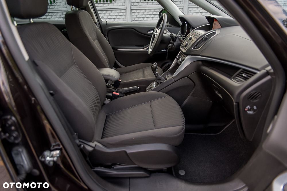 Opel Zafira Tourer 1.4 Turbo Active - 28