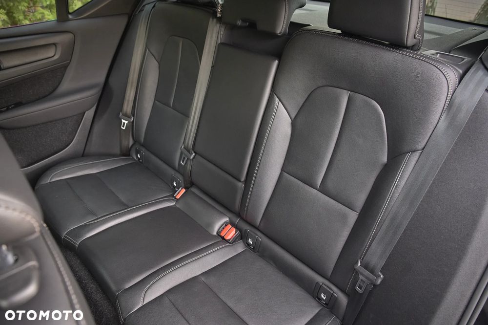 Volvo XC 40 T3 Momentum Pro - 31