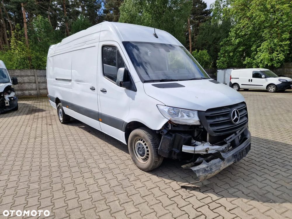 Mercedes-Benz Sprinter - 5