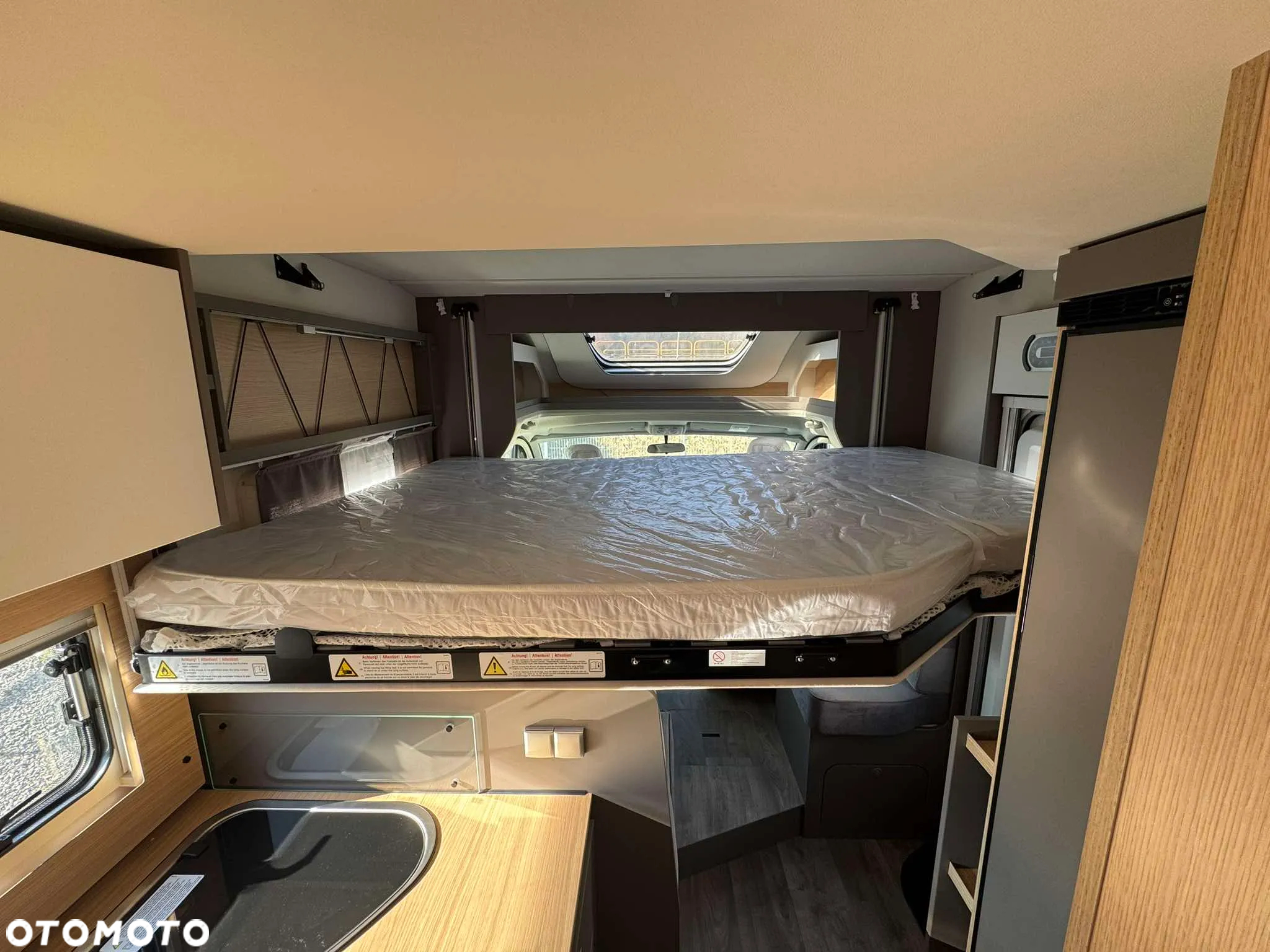 LMC Tourer Lift H730G - Kamper o DMC 3500kg dla 5ciu osób! - 31