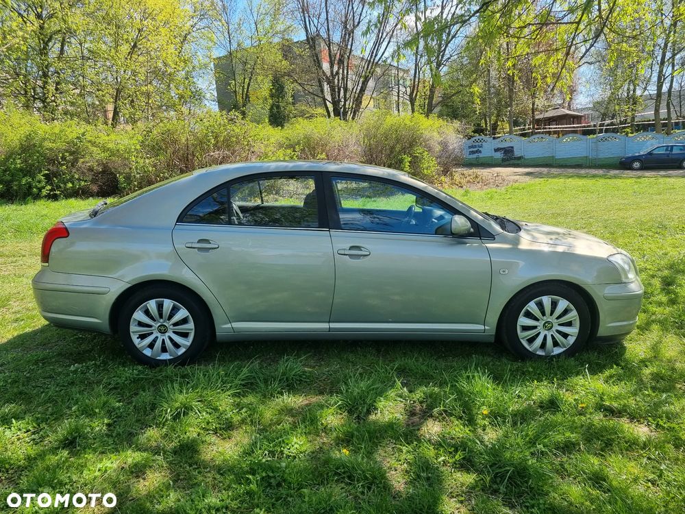 Toyota Avensis 1.8 VVT-i Automatik Executive - 4