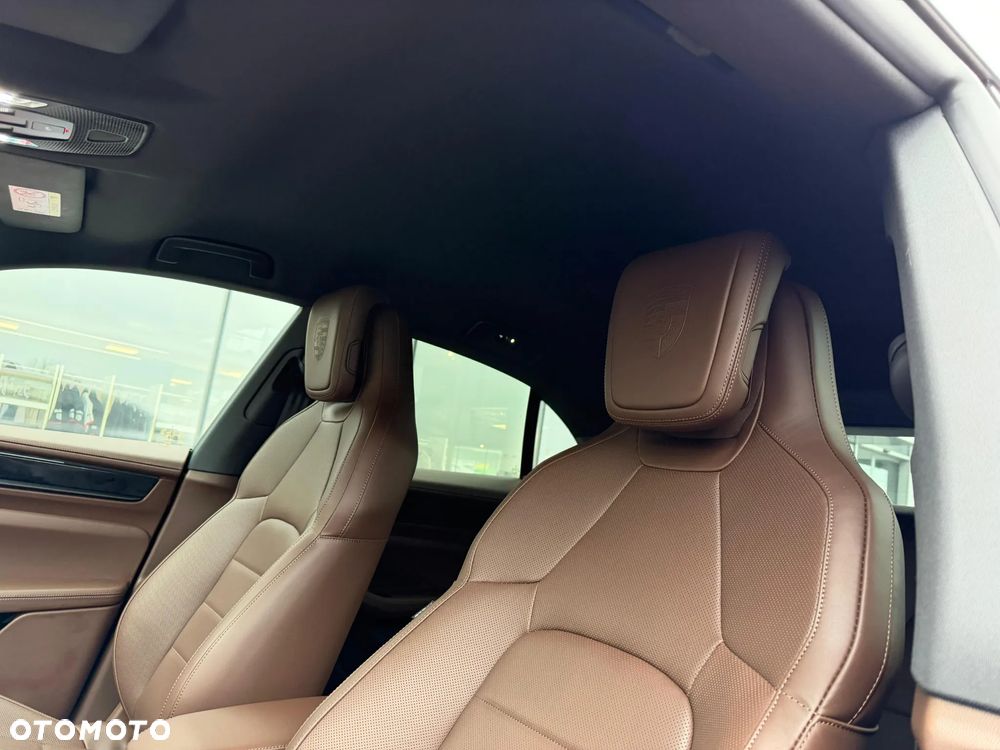 Porsche Macan - 24