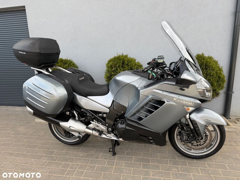 Kawasaki GTR - 2