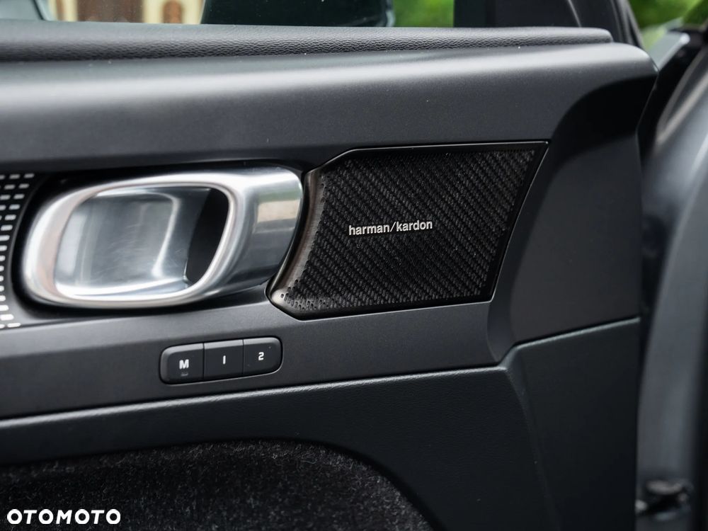 Volvo XC 40 D4 AWD R-Design - 30