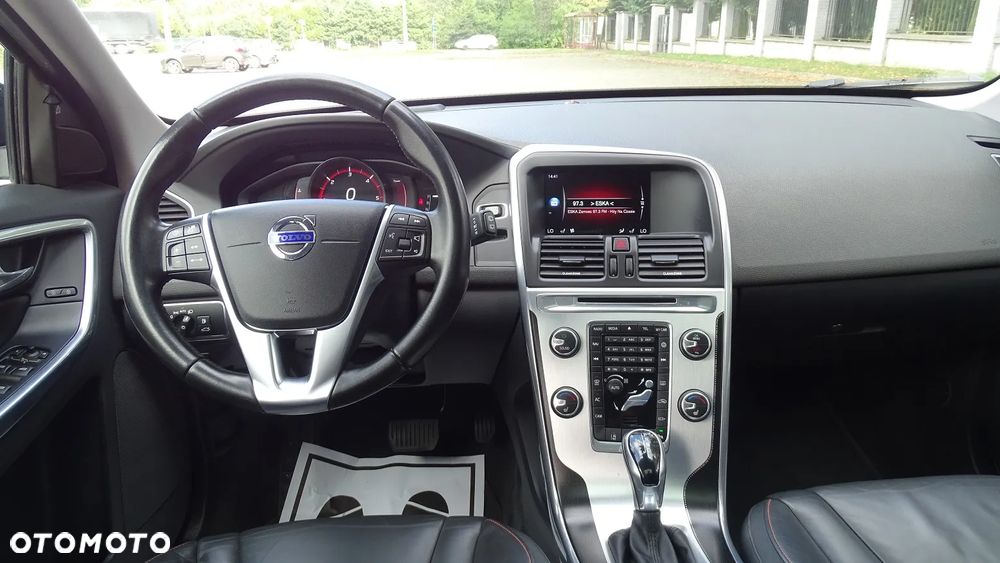 Volvo XC 60 D3 Drive-E Ocean Race - 12