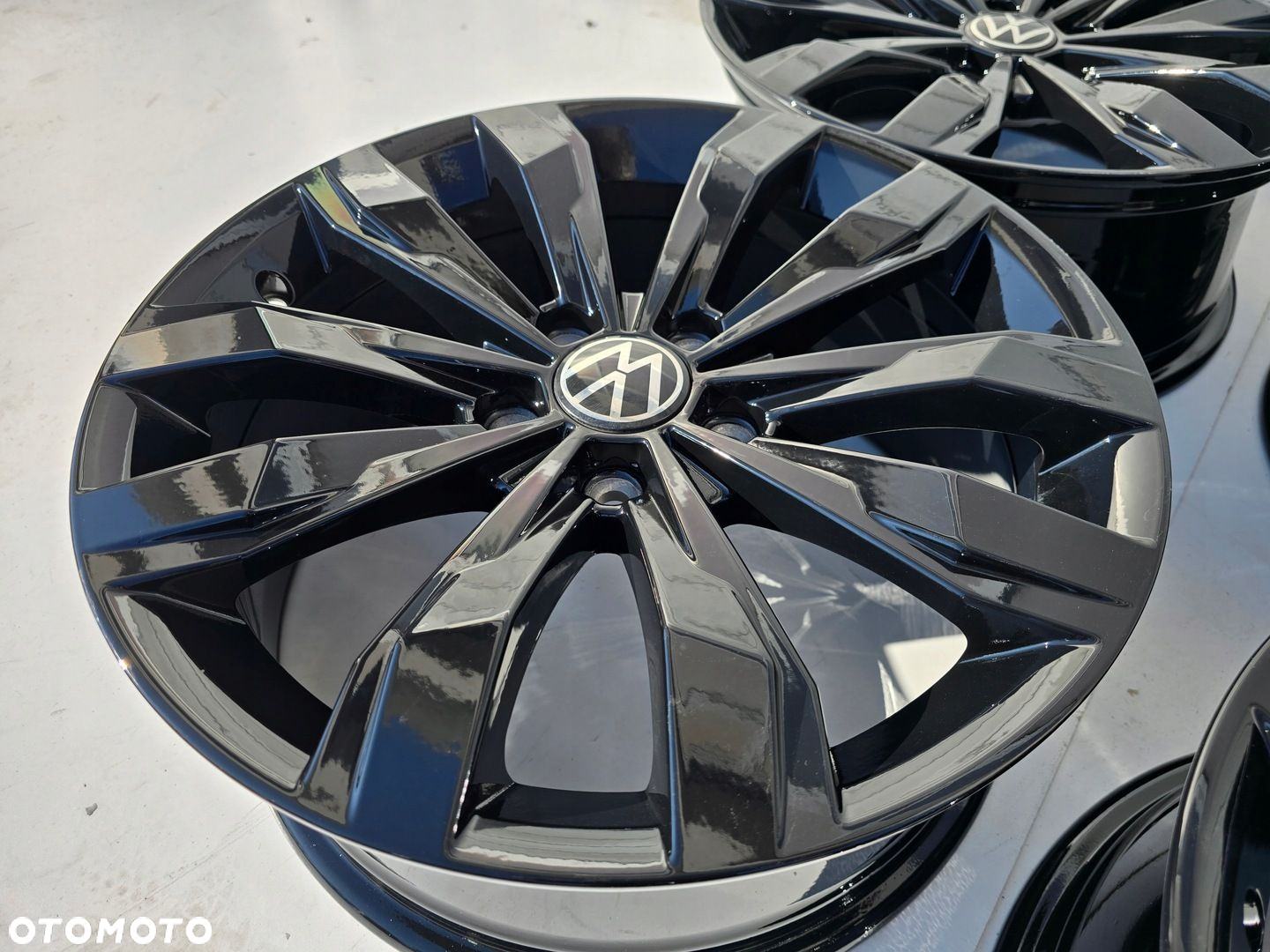 VW T-ROC PASSAT B7 GOLF VI VII CADDY TOURAN 5X112 ET45 4X - 6