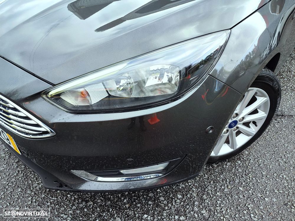 Ford Focus SW 1.0 EcoBoost Titanium - 27